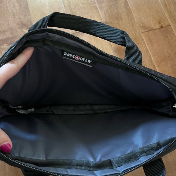 BLACK SWISS GEAR COMPUTER BAG - Picture 2 of 4